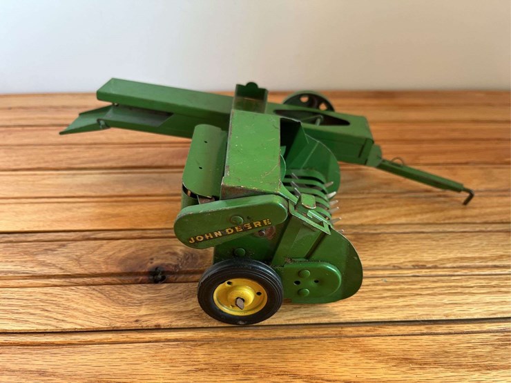 john-deere-16-image-2