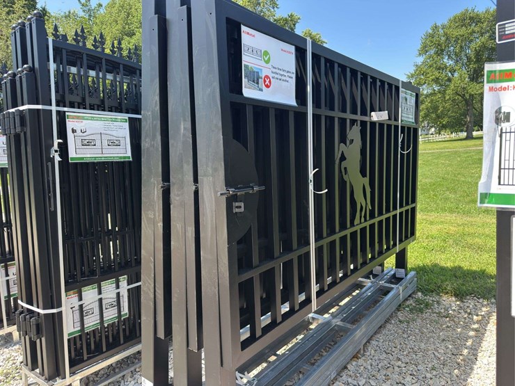 7ft(h)x20ft(l)-metal-farm-driveway-gate-image-3