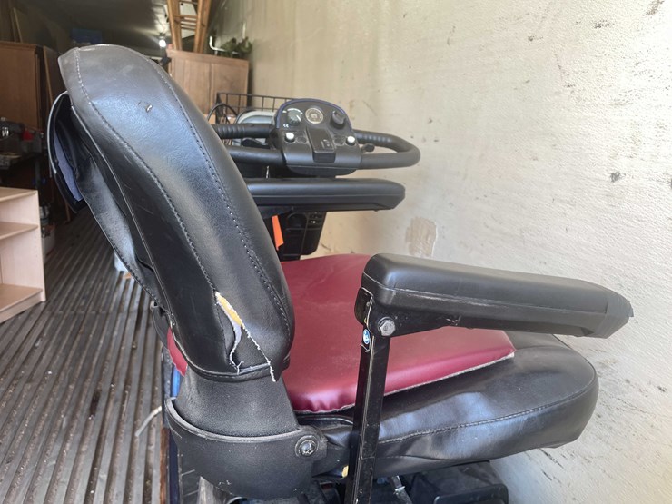 #8578-•-pride-electric-wheelchair-(st)-image-8