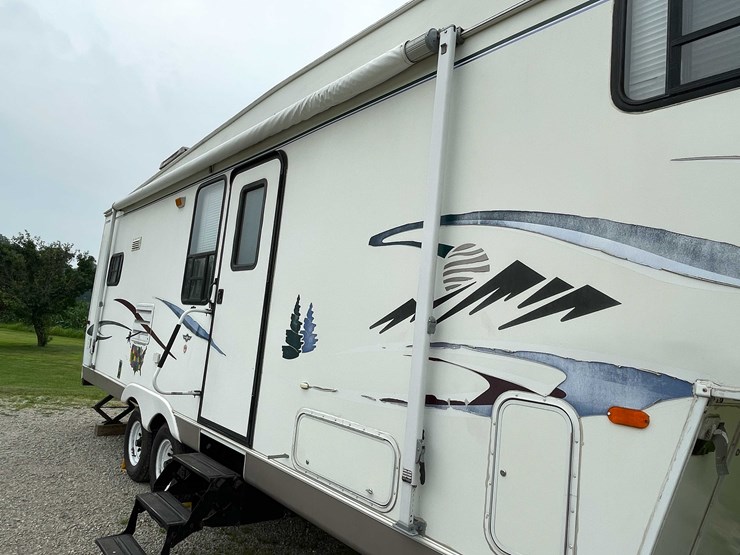 #8570-•-sierra-27'-gooseneck-camper-(has-wi-title)-image-18