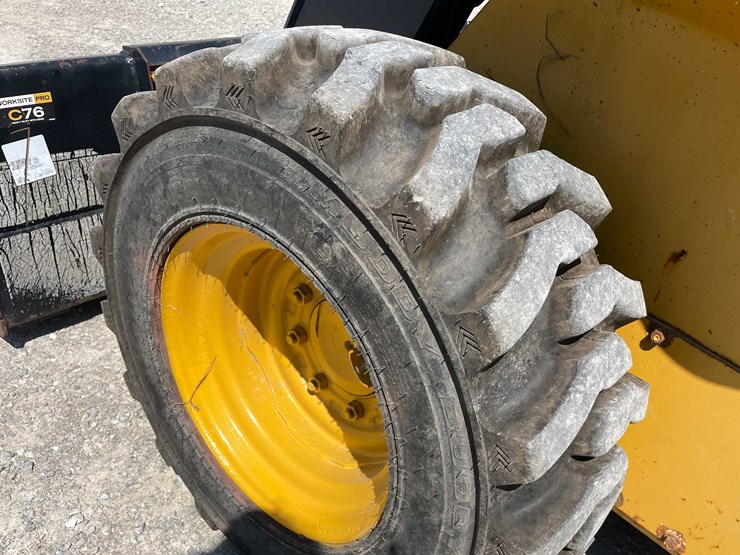 2012-deere-326d-image-11