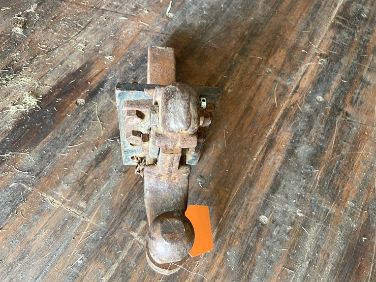 #10791-•-pintle-hitch-image-6