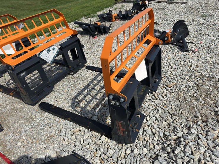 skid-steer-fork-attachment-image-5