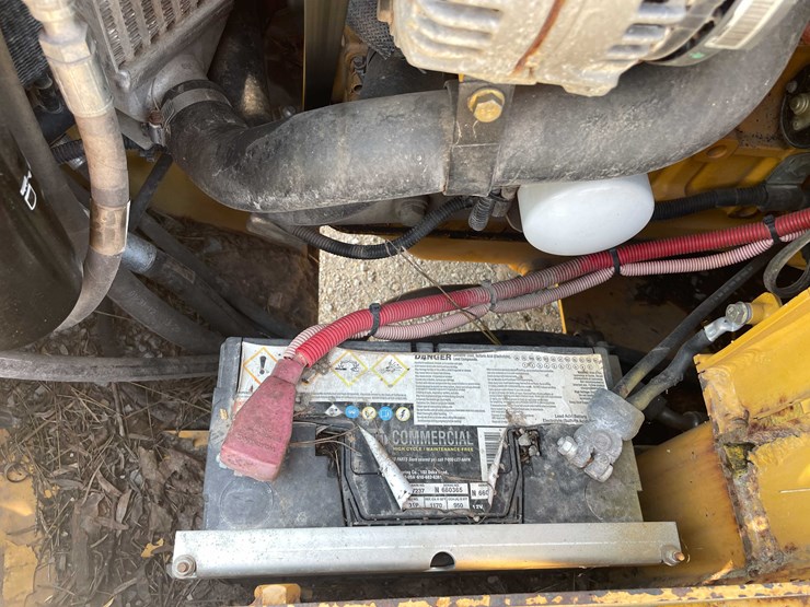 2012-deere-326d-image-33