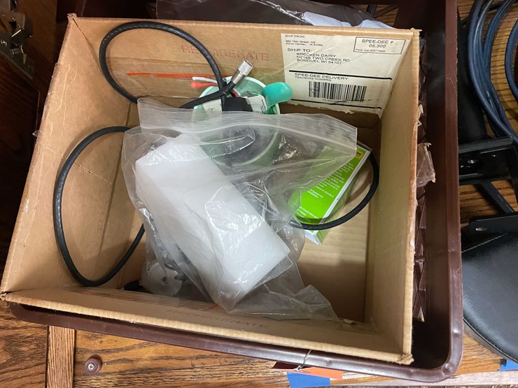 #10807-•-electrical-items-image-4