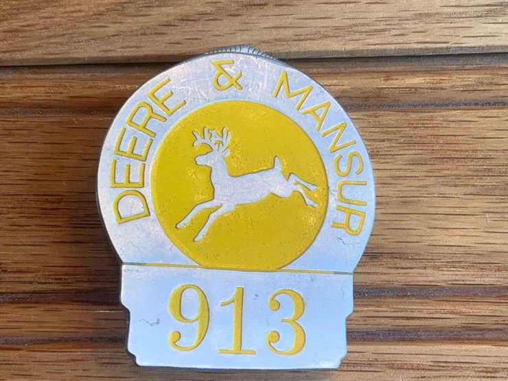 deere-&-mansur-employee-badge-image-1