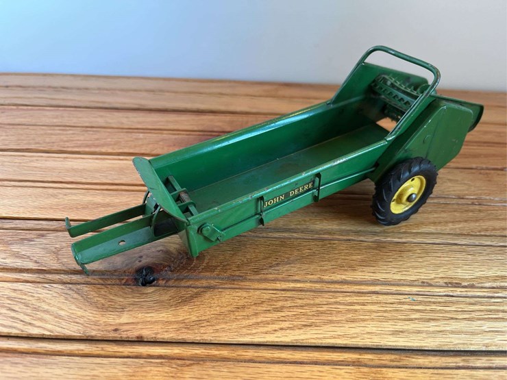 john-deere-16-image-2