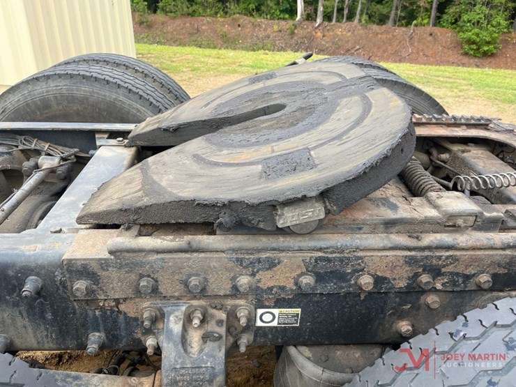 2004-peterbilt-379-image-28