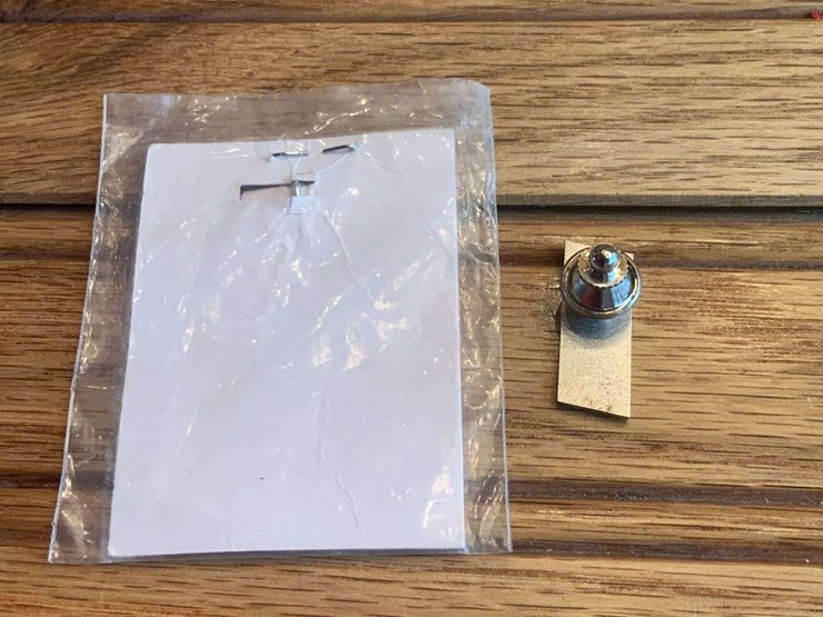 (3)-john-deere-flite-63-knife,-pin,-charm-image-3