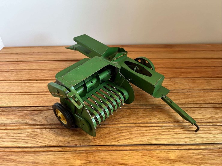 john-deere-16-image-1
