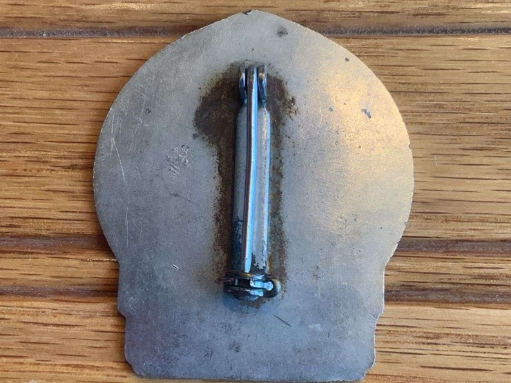 john-deere-tractor-employee-badge-image-2