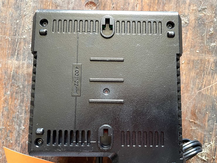 #10765-•-milwaukee-battery-charger-image-6