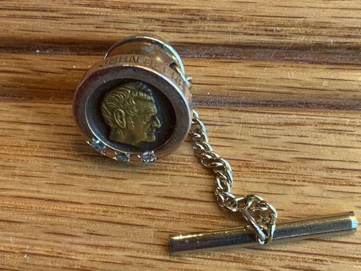 (2)-john-deere-service-pin-+-tie-chain-image-2