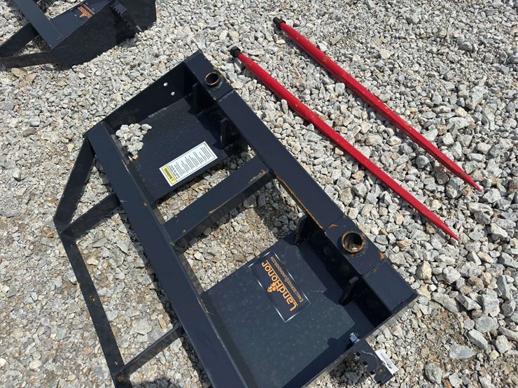skid-steer-bale-spear-attachment-image-2