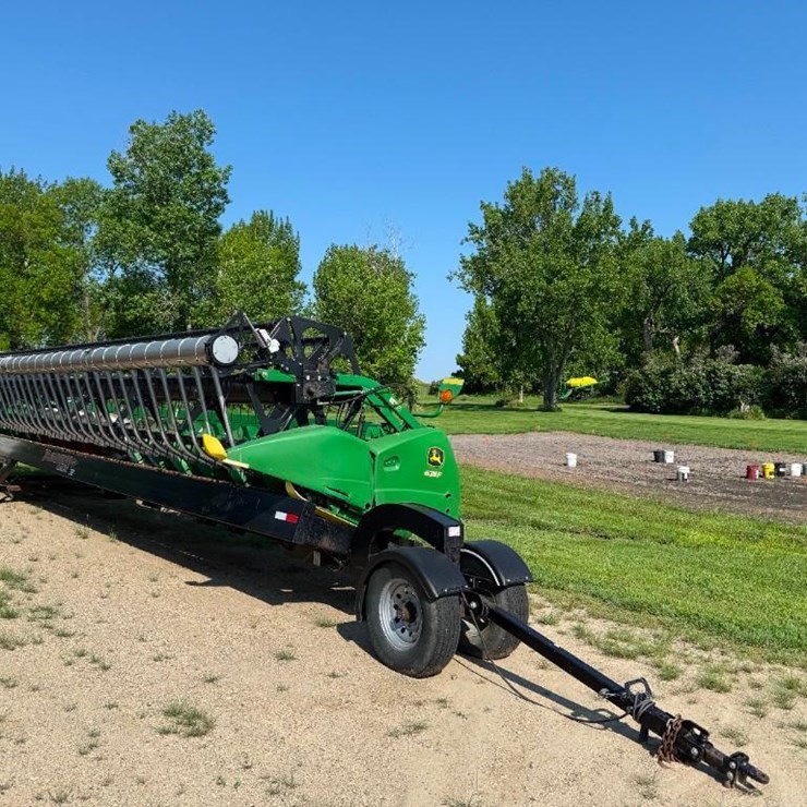 2011 JOHN DEERE 635F