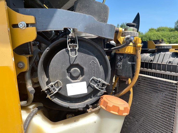 2012-deere-326d-image-38