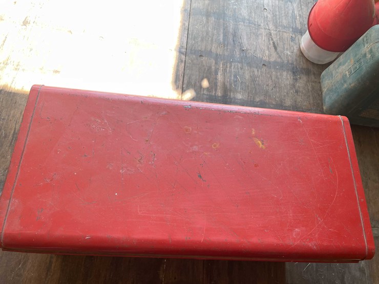 #10799-•-toolbox-and-contents-image-14