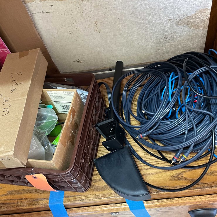 #10807 • Electrical Items