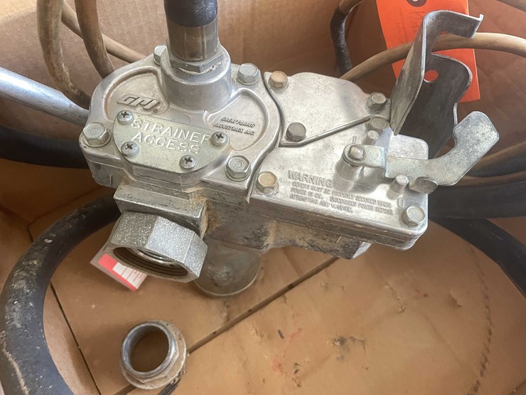 #8604-•-gas-pump-and-filler-handel-image-4