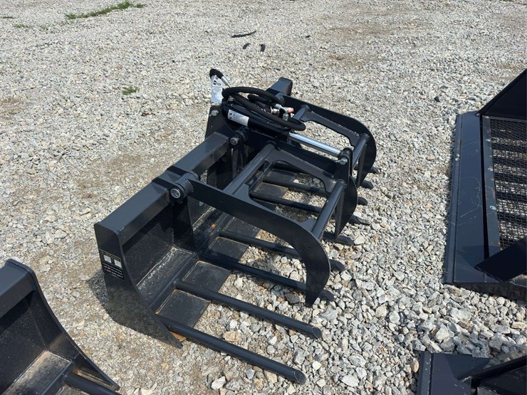compact-tractor-manure-fork-grapple-image-3