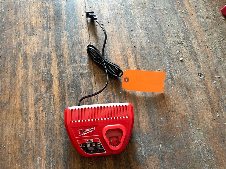 #10763-•-milwaukee-battery-charger-image-1