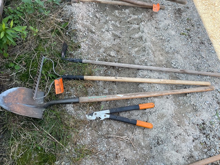 #8589-•-(4)-gardening-tools-image-2