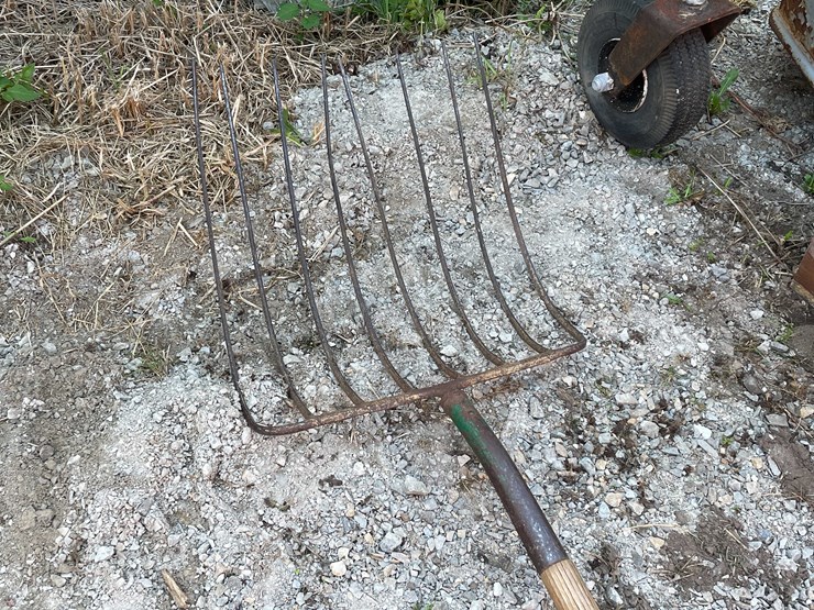 #8588-•-(5)-gardening-tools-image-7
