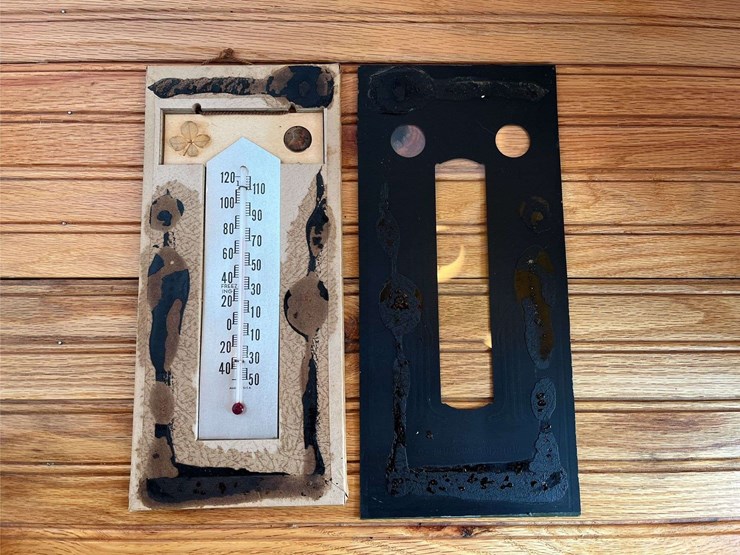 john-deere-mirror-thermometer-image-6
