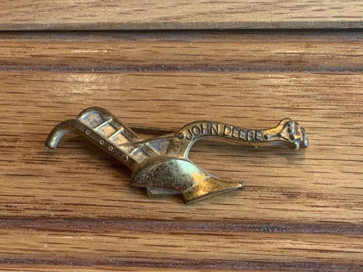 john-deere-walking-plow-pin-image-1