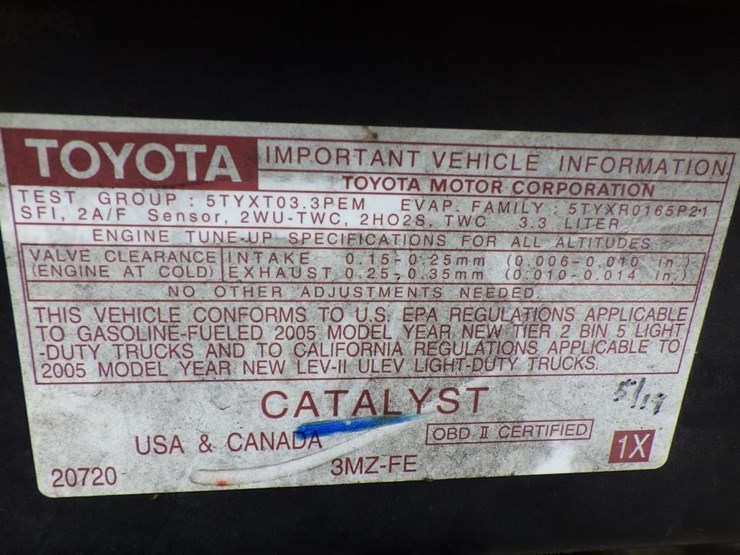 2005-toyota-sienna-image-12