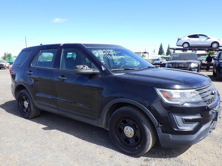 2017-ford-explorer-image-2