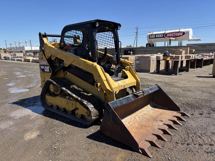 2016-caterpillar-259d-image-2