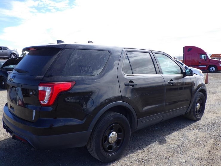 2017-ford-explorer-image-4