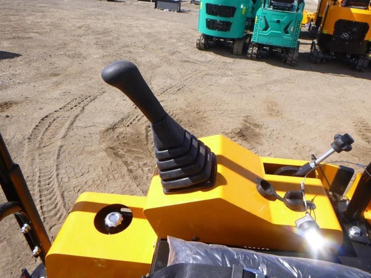 2025-vicsec-vc15j-hydraulic-excavator-image-22