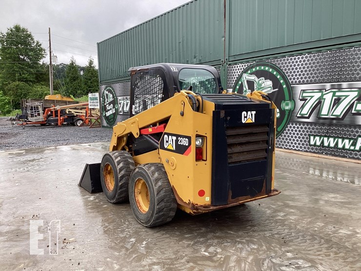 2019-caterpillar-236d-image-2
