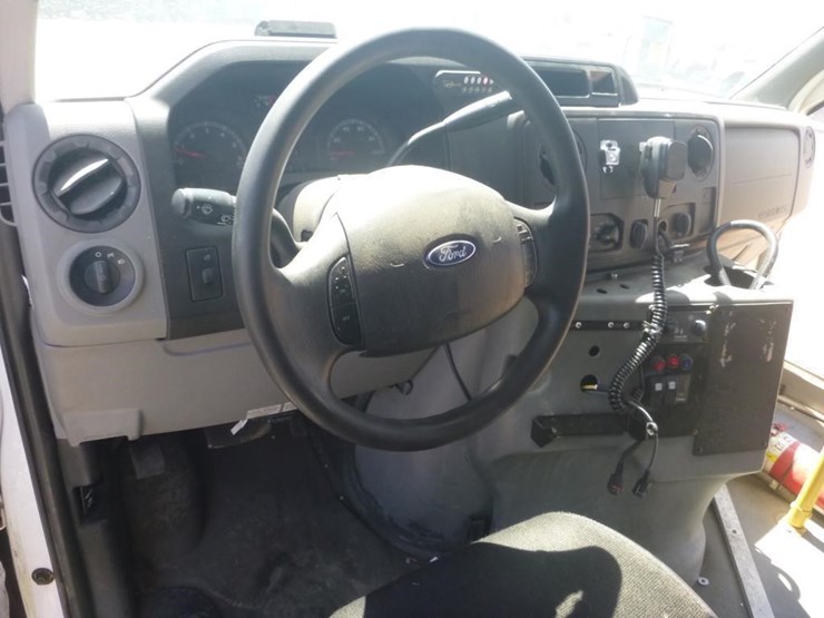 2014-ford-e450-image-10