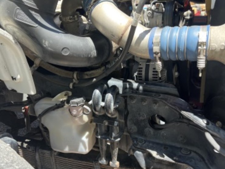 2012-freightliner-m2-image-21
