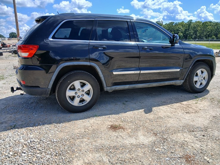 2011-jeep-grand-cherokee-image-7