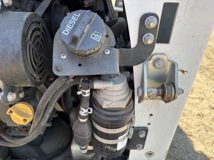 2018-bobcat-s550-image-33