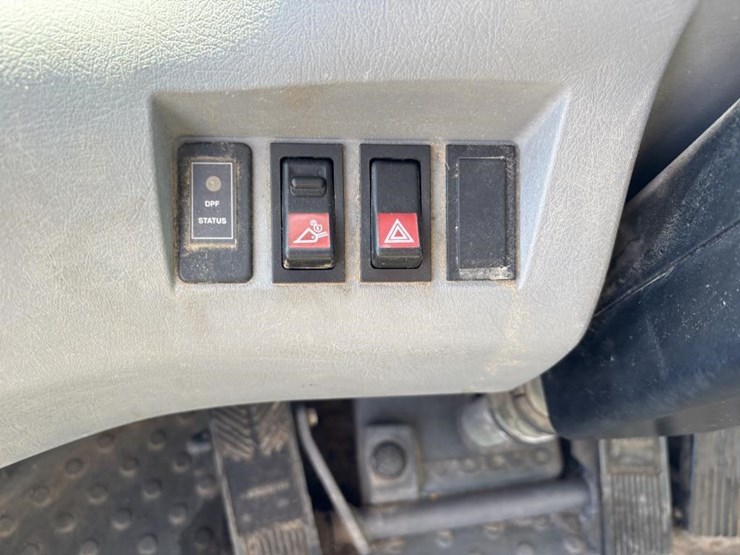 2007-volvo-l110e-image-36