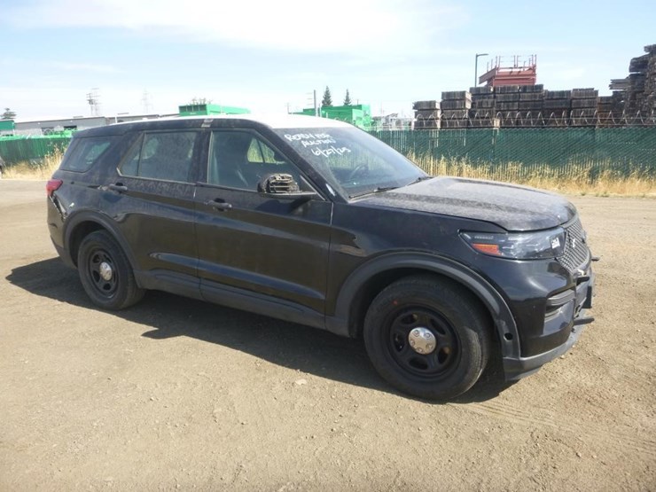 2020-ford-explorer-image-3