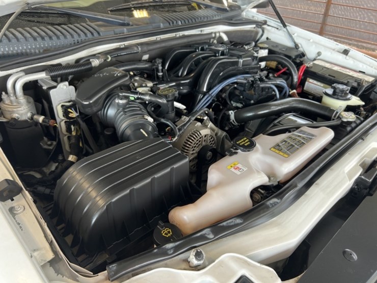 2008-ford-explorer-xlt-image-13
