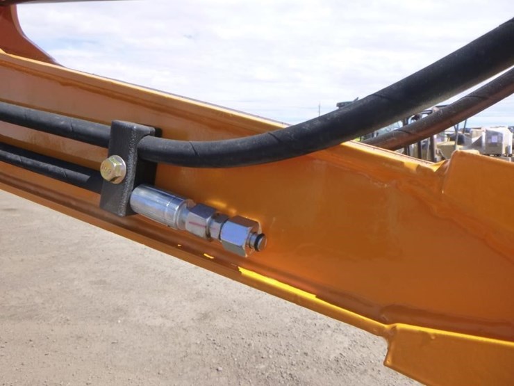 2025-vicsec-vc15j-hydraulic-excavator-image-13