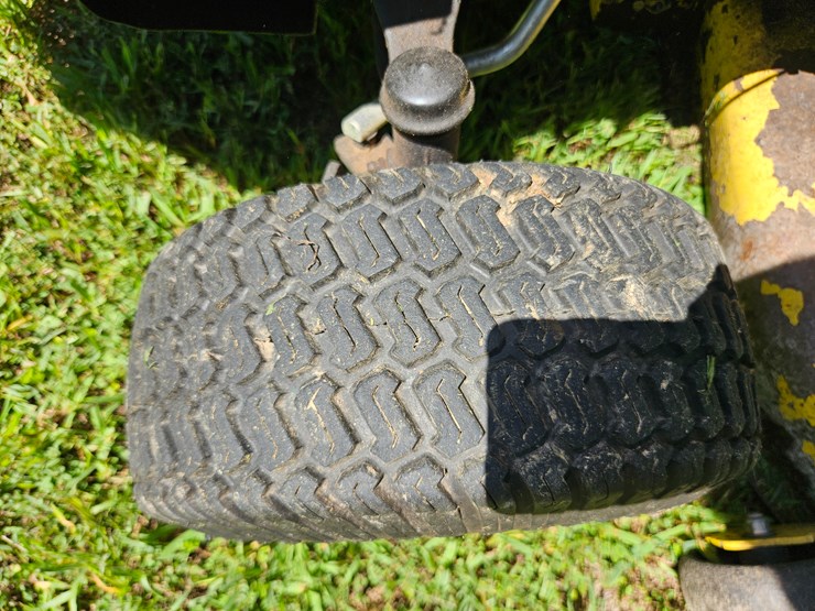john-deere-l111-image-40