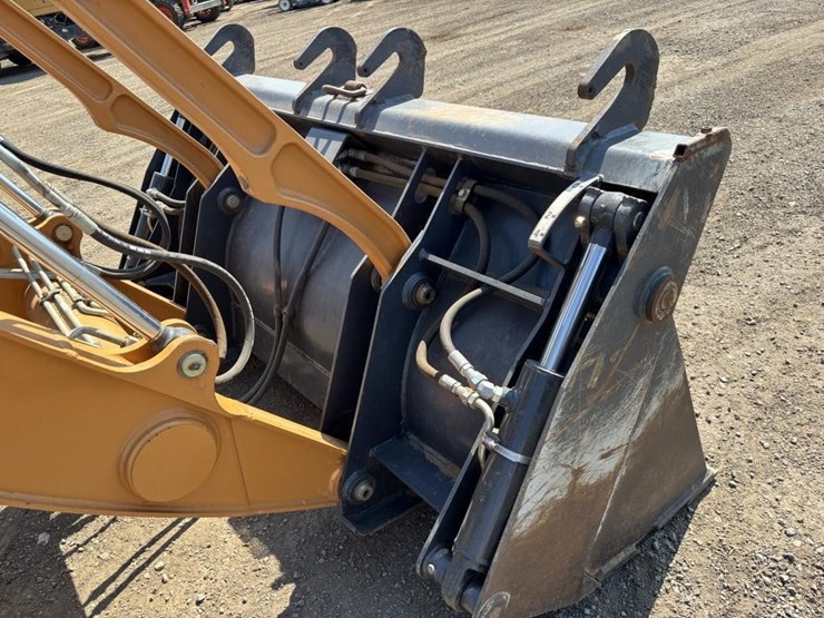 2015-case-super-n-loader-backhoe-image-11