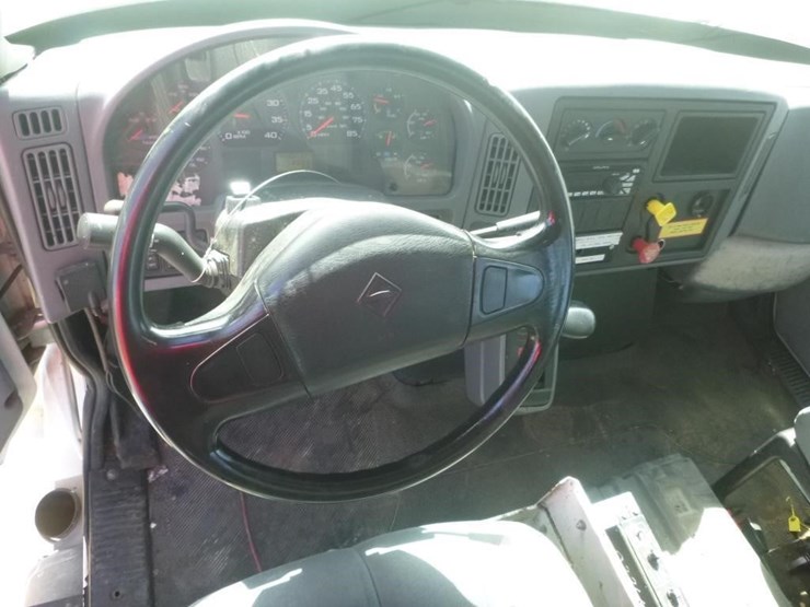 2004-international-durastar-4300-image-17