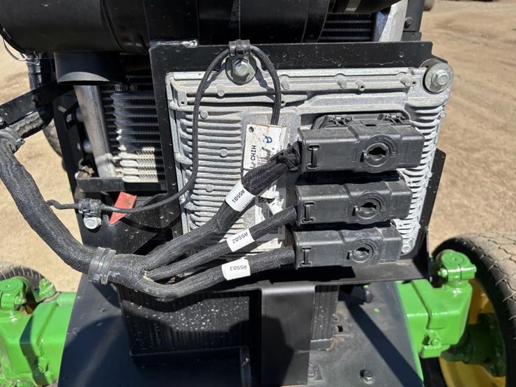 2016-john-deere-5055e-image-35