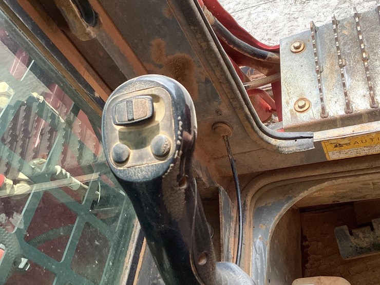 2019-takeuchi-tl8-image-17