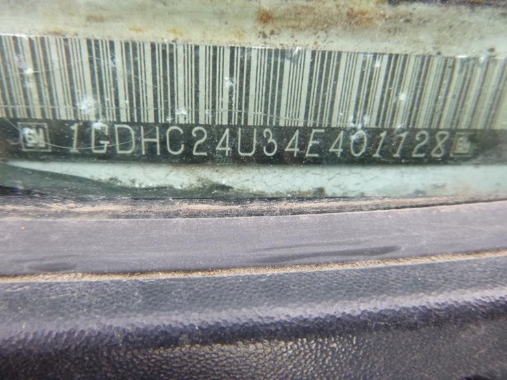 2004-gmc-2500-image-18