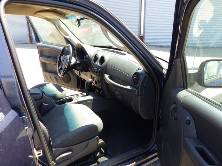 2004-jeep-liberty-image-6